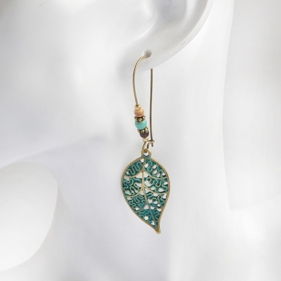 Leaf earrings - Picture 3 of 4